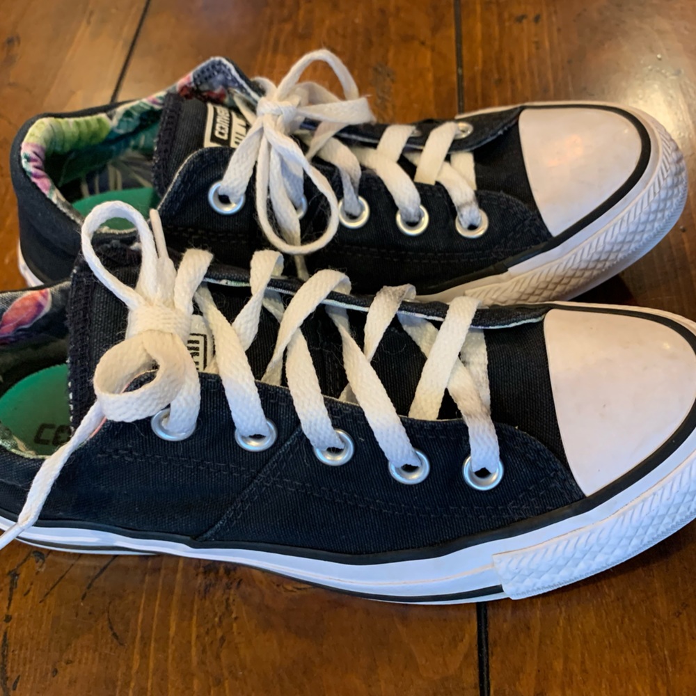 Converse - Picture 2 of 2